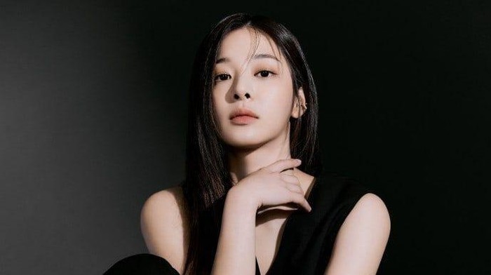 Kasual dan Stylish, Ini Gaya Seoul In Ah Aktris Korea Penggemar Band Slank