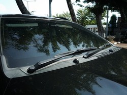 10 Tips Merawat Wiper Mobil Agar Tak Macet