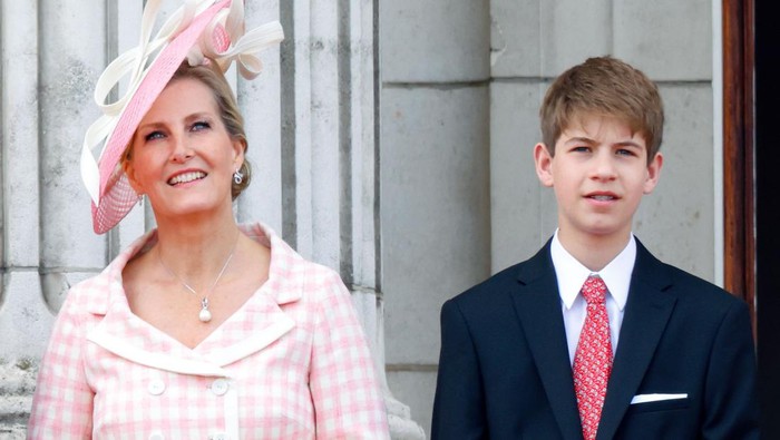 LONDON, ENGLAND - JUNE 02: Prince Edward, Earl of Wessex, Sophie, Countess of Wessex, Lady Louise Windsor and James, Viscount Severn during Trooping the Colour on June 02, 2022 in London, England. The Platinum Jubilee of Elizabeth II is being celebrated from June 2 to June 5, 2022, in the UK and Commonwealth to mark the 70th anniversary of the accession of Queen Elizabeth II on 6 February 1952. Trooping The Colour, also known as The Queen's Birthday Parade, is a military ceremony performed by regiments of the British Army that has taken place since the mid-17th century. It marks the official birthday of the British Sovereign. This year, from June 2 to June 5, 2022, there is the added celebration of the Platinum Jubilee of Elizabeth II  in the UK and Commonwealth to mark the 70th anniversary of her accession to the throne on 6 February 1952. (Photo by Karwai Tang/WireImage)