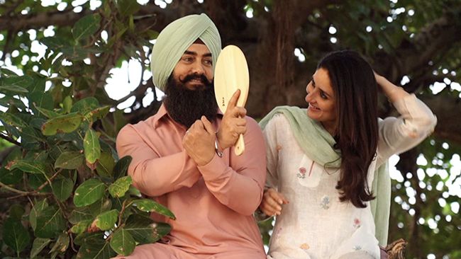 Film legendaris Forrest Gump yang dibintangi Tom Hanks pada 1994 dibuat ulang Bollywood dengan judul Laal Singh Chaddha.