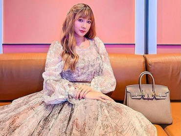 img-title Pakai Hijab untuk Sambut Ramadan, Lucinta Luna Malah Bikin Bingung