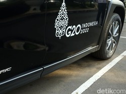 Kawal KTT G20, Polisi Pakai Mobil dan Motor Listrik