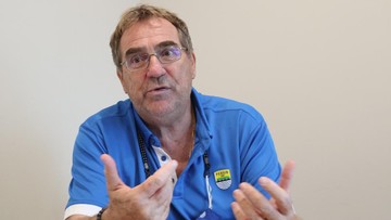Sorotan Dunia Olahraga CNN Sport : Robert Alberts Klarifikasi Sengketa Gaji Persib Berujung Sanksi FIFA