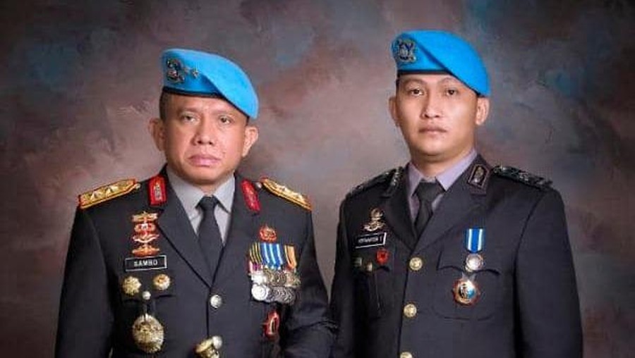 Perkembangan kasus Brigadir J terbaru telah sampai pada tahap penetapan tersangka. Sudah ada empat tersangka dalam kasus penembakan Brigadir J.
