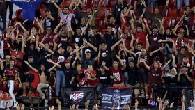4 Orang Diamankan Usai Ribut Suporter di PSM vs Dewa United