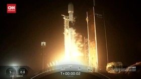 VIDEO: SpaceX Luncurkan 52 Satelit Internet ke Luar Angkasa