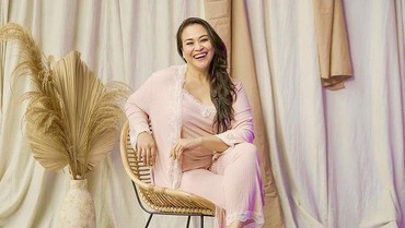 7 Potret Zoya Amirin Seksolog yang Berani Sebut Istri Ferdy Sambo Dilecehkan