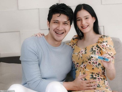 7 Potret Kehamilan Yasmine Ow Istri Aditya Zoni, Makin Cantik saat Pamer Baby Bump