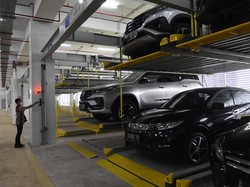 Kayak Showroom Mobil Mewah, Ini Tempat Mobil Koruptor yang Disita KPK