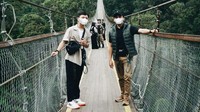 <p>Sahrul Gunawan dan Ezzar kerap menghabiskan waktu bersama, nih. Belum lama ini, Sahrul Gunawan menemani si sulung pergi berlibur ke Bandung menjelang kelulusan SMP. (Foto: Instagram @sahrulgunawanofficial)</p>