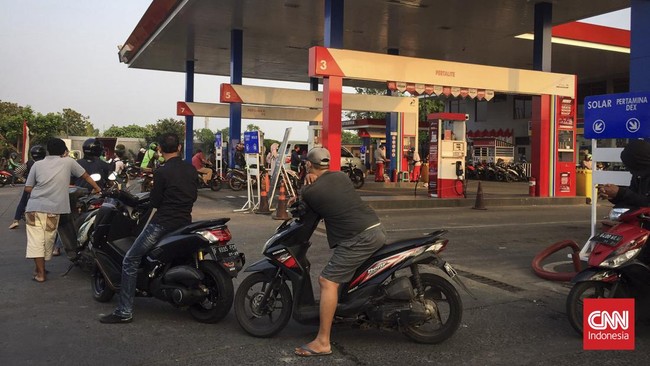 Ketua Fraksi Partai Gerindra DPR RI menyatakan pemerintah perlu menjaga optimisme rakyat agar bisa bangkit dari keterpurukan ekonomi.