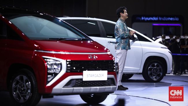 Hyundai ada di urutan 13 pada 2021 sedangkan Wuling kedelapan, pada 2022 Hyundai yang penjualannya melejit loncat ke posisi delapan sementara Wuling kesepuluh.