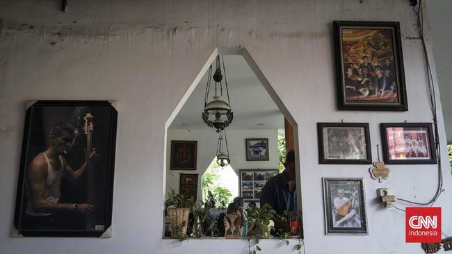 Jejak musik keroncong Tugu masih ada di sejumlah kelompok di tengah warga Kampung Tugu, berikut segelintir di antaranya.