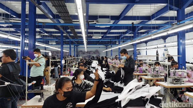 Menperin Agus Gumiwang Kartasasmita mengusulkan pemberlakuan lartas impor untuk melindungi industri tekstil, alas kaki, dan furnitur dari produk impor.