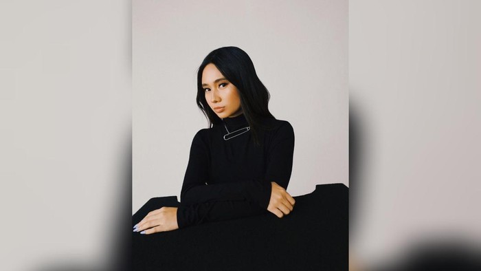 7 Gaya Niki Zefanya yang Paling Aquarius, Mana yang Jadi Favoritmu?