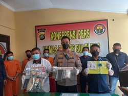 Tiga Pemuda Buleleng Ditangkap, Polisi Amankan Sabu-sabu Hampir 1 Ons
