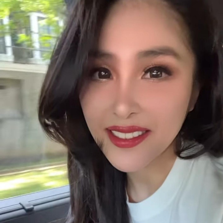 <p>Sandra Dewi tengah diselimuti kebahagiaan, nih. Ia baru saja merayakan ulang tahun yang ke-39 tahun yang jatuh pada 8 Agustus lalu. (Foto: Instagram: @sandradewi88)</p>