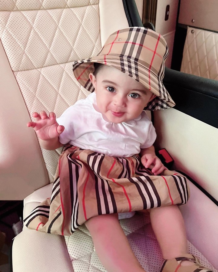 Baby Guzel, putri pertama dari pasangan Ali Syakieb dan Margin semakin hari semakin cantik. Bahkan disebut mirip barbie lho, Bunda. Ini dia potretnya.