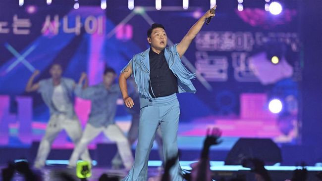 PSY diperiksa polisi atas dugaan kepemilikan Xanax dan Stilnox di luar prosedur yang seharusnya berlaku di Korea Selatan.