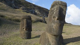 FOTO: Misteri Moai, Patung-Patung Besar yang Memenuhi Pulau Paskah