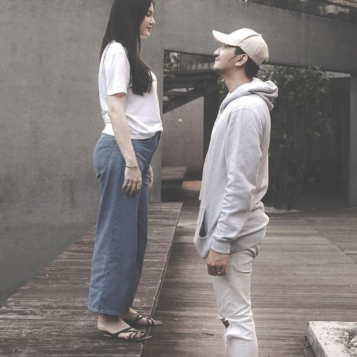 <p>Yasmine sempat ngidam makan makanan Malaysia, nih Bunda. Tanpa ragu, Aditya langsung menuruti kemauan sang istri. (Foto: Instagram @yxsmine.ow)</p>