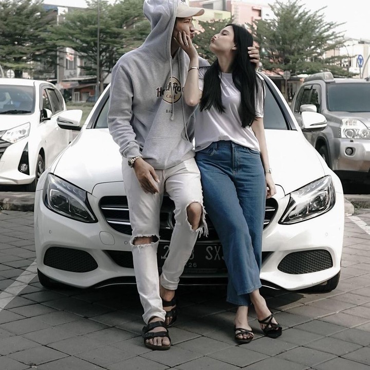 <p>Yasmine yang masih berusia 21 tahun terlihat siap menyambut kehadiran sang buah hati, nih Bunda. "MashaAllah anugerah dari Allah. Udah gak sabar mau ketemu," tulis Yasmine dalam unggahannya. (Foto: Instagram @real_aditya1)</p>