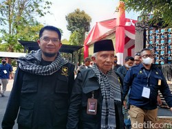 Dipimpin Amien Rais, Partai Ummat Tiba di KPU Daftar Pemilu 2024