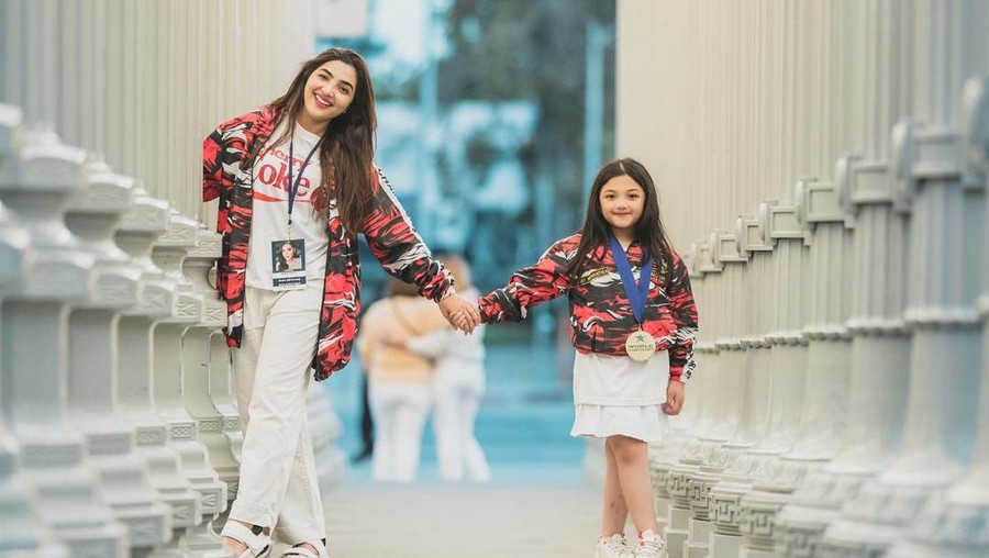 Arsy Hermansyah Menang Lomba Nyanyi di AS