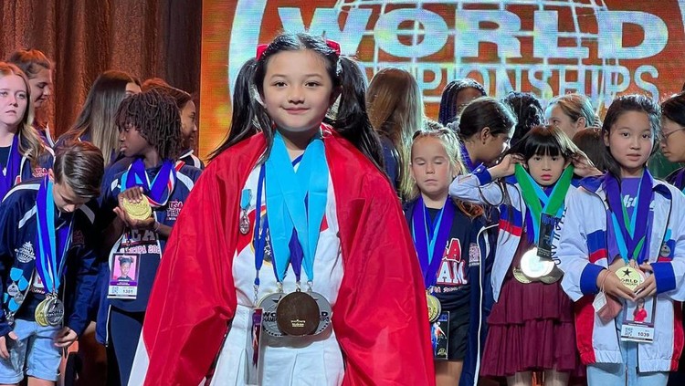 Arsy Hermansyah Menang Lomba Nyanyi di AS
