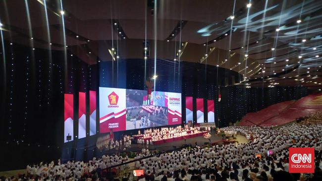 Belasan ribu kader partai Gerindra menghadiri rapat pimpinan nasional (Rapimnas) di Sentul, Jumat-Sabtu, 12-13 Agustus 2022.