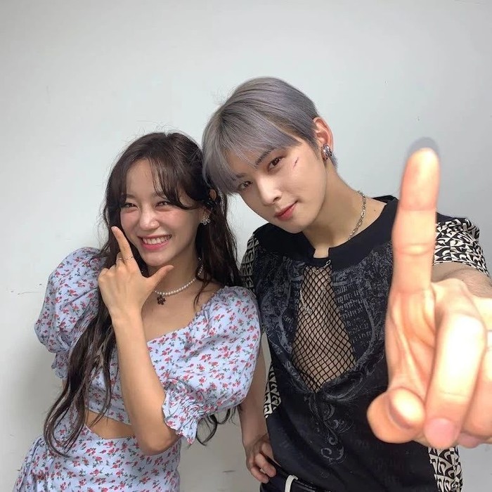 Belum lama ini Kim Se Jeong juga mengungkapkan bahwa Cha Eun Woo merupakan salah satu sahabat karibnya yang berada di tingkatan pertama hubungan pertemanan bersama Ji Hyo TWICE melalui acara ragam Dolsing Fourman./ Foto: instagram.com/clean_0828