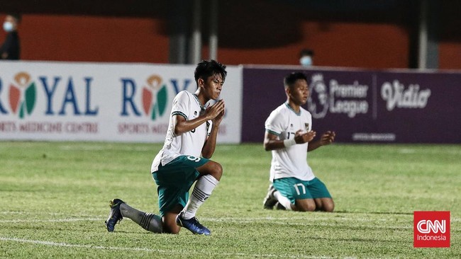 Bima Sakti mengungkapkan kata-kata yang melecut semangat Timnas Indonesia U-16 saat mengalahkan Vietnam pada final Piala AFF U-16 2022.