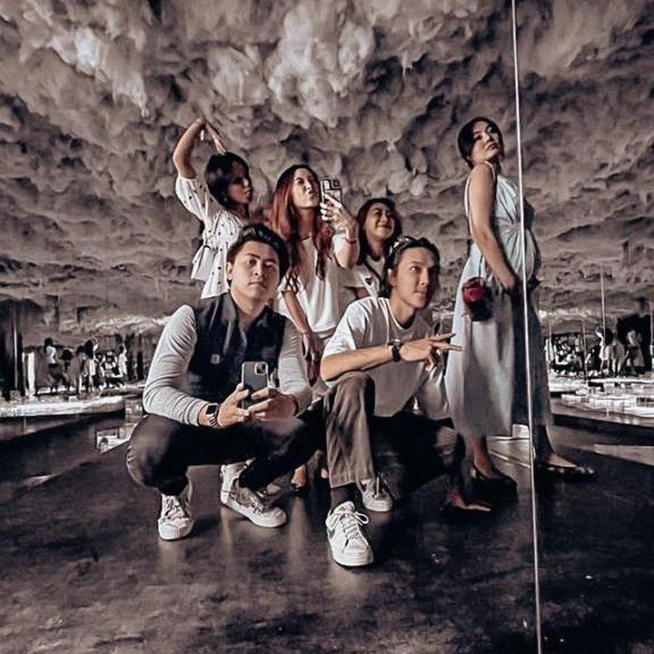 <p>Memasuki trimester ke-2, Marissa pun masih beraktivitas bersama kerabat-kerabatnya lho Bunda. (Foto: Instagram @marissajeffryna)</p>