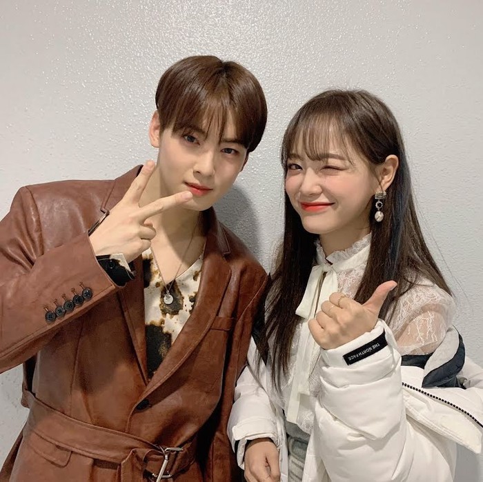 Menariknya, Cha Eun Woo dan Kim Se Jeong adalah teman sebaya, usia mereka hanya terpaut 7 bulan sehingga saling memanggil nama satu sama lain dengan akrab./Foto: instagram.com/clean_0828