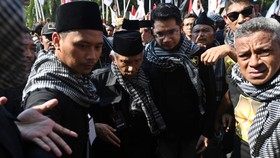 Geger Partai Ummat Bentang Bendera di Masjid Cirebon, Kader Buka Suara