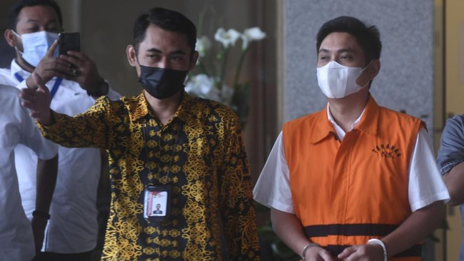 Mardani Maming merasa difitnah dalam perkara suap & gratifikasi IUP yang menjeratnya. Ia akan pikir-pikir banding vonis majelis hakim.