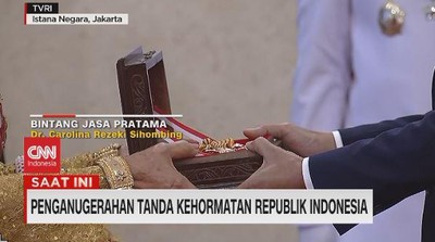 VIDEO: Presiden Joko Widodo Menganugerahkan Bintang Kehormatan