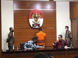 KPK Tahan Eks Waka DPRD Tulungagung Agus Budiarto Tersangka Suap APBD!