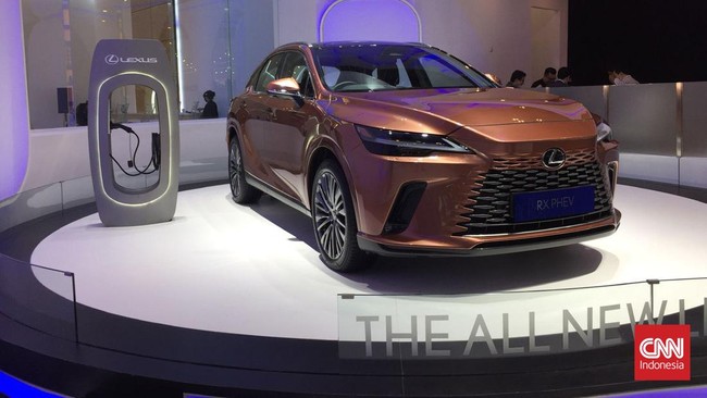Lexus RX akan menjadi model pertama di segmen medium luxury SUV berteknologi elektrifikasi melalui kehadiran varian Hybrid Electric dan Plug-in Hybrid Electric