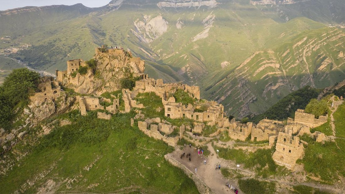 FOTO: Gamsutl, 'Desa Hantu' Rusia yang Pernah Ditaklukkan Genghis Khan