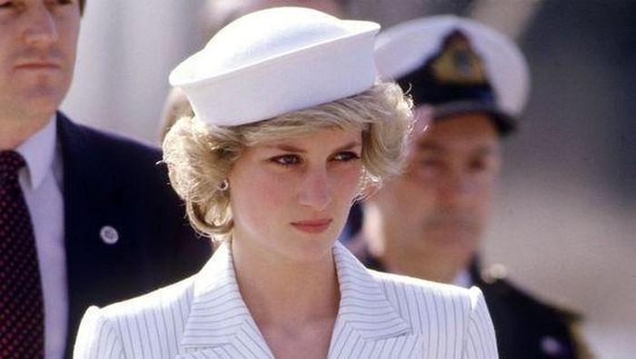 6 Gaya Berbusana Putri Diana yang Bisa Diadopsi untuk Tampil Elegan ke Kantor