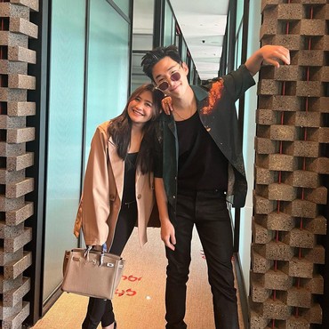 'Dilamar' Henry Lau Eks Suju, Prilly Latuconsina: Pakai Adat Apa Ya?