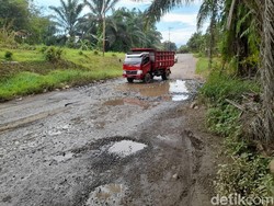 Warga Bengkulu Tengah Keluhkan Belasan Tahun Jalan di Desanya Rusak