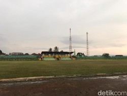 Detik-detik Pesepakbola Tewas Tersambar Petir di Stadion Siliwangi