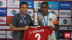 Jersey Almarhum Alfin Lestaluhu Temani Indonesia Juara Piala AFF U-16