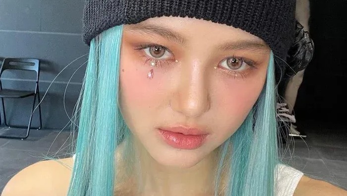 Tahun 2020, Danielle memutuskan untuk mengejar mimpinya menjadi idol K-Pop. Ia resmi bergabung dengan ADOR Entertainment sebagai trainee setelahnya./ foto: instagram/com/newjeans_official
