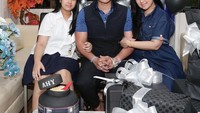 <p>Pada 10 Agustus 2022, Agus Harimurti Yudhoyono genap berusia 44 tahun. Annisa Pohan dan sang putri Almira Tunggadewi pun terlihat merayakan ulang tahun sang suami di RSPAD Gatot Subroto, Bunda. (Foto: Instagram @agusyudhoyono)</p>