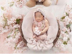 7 Potret Baby Alisha Anak Bungsu Aliya Rajasa & Ibas Jadi Putri Tidur