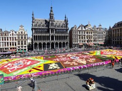 Brussel Ajukan Boneka Tongkat dan Karpet Bunga Masuk Warisan UNESCO