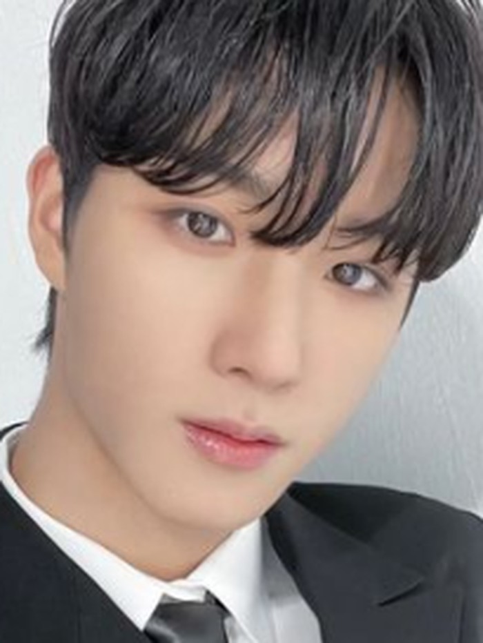 Ia debut bersama grup ATBO pada tanggal 27 Juli 2022 lalu, di bawah naungan IST Entertainment./ foto: instagram.com/atbo_official